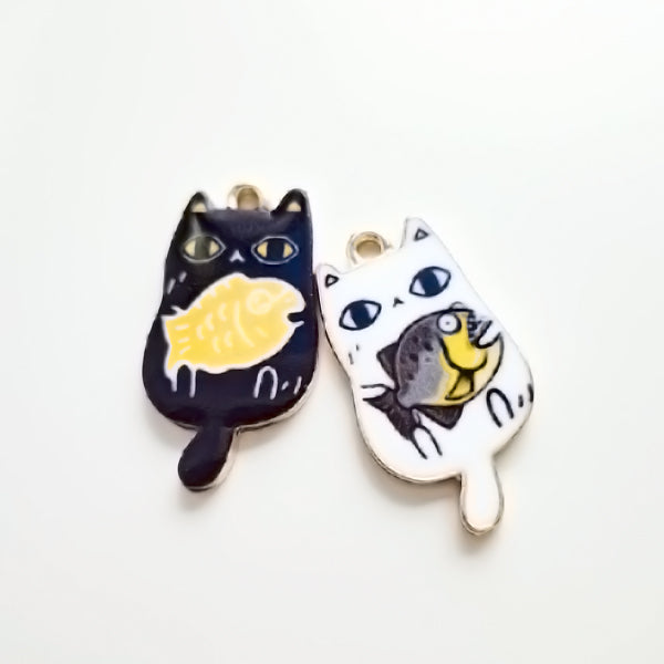 Cat Holding Fish Pendant * Free Shipping *