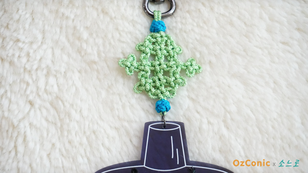 Handmade Korean Gat Keychain – Traditional Knot & Beaded Charm