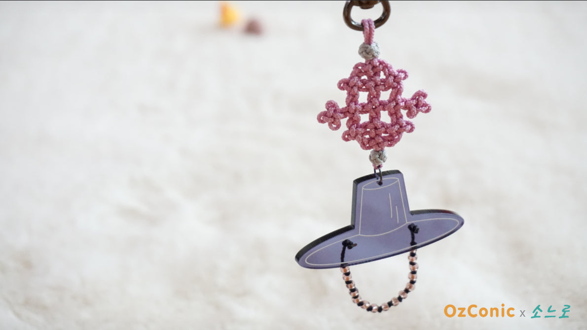 Handmade Korean Gat Keychain – Traditional Knot & Beaded Charm