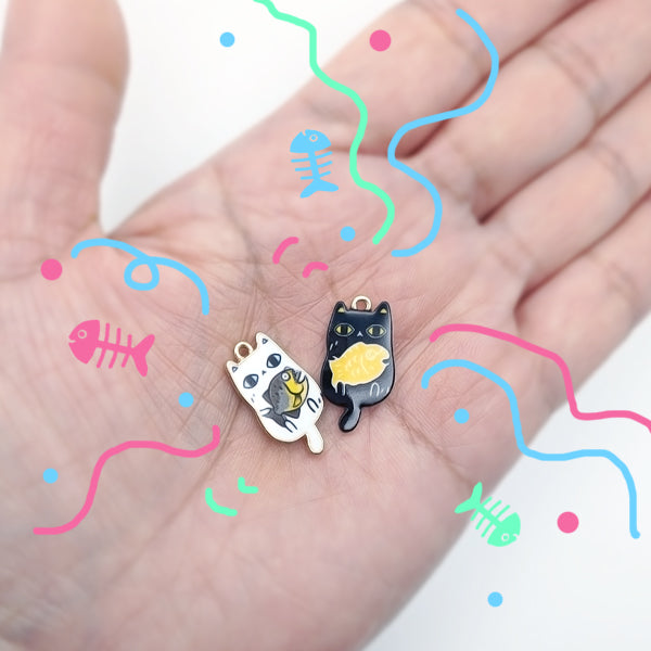 Cat Holding Fish Pendant * Free Shipping *